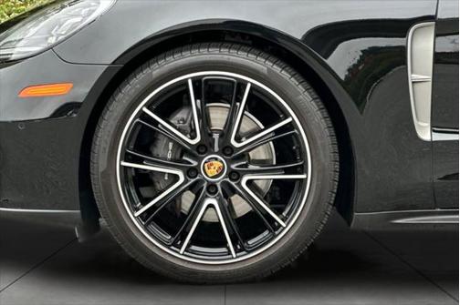 2023 Porsche Panamera Platinum Edition