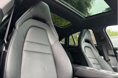 2023 Porsche Panamera Platinum Edition