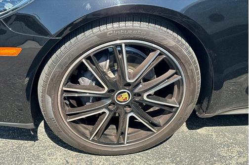 2023 Porsche Panamera Platinum Edition