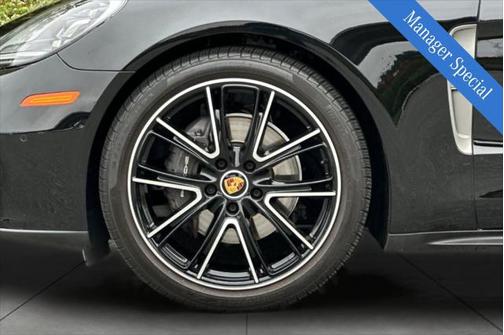2023 Porsche Panamera Platinum Edition