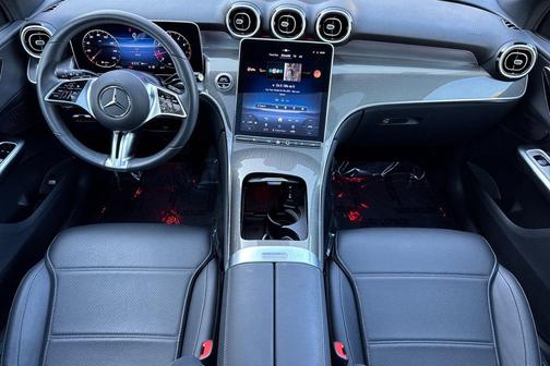 2025 Mercedes-Benz GLC 300 4MATIC