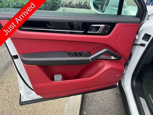 2023 Porsche Cayenne Turbo