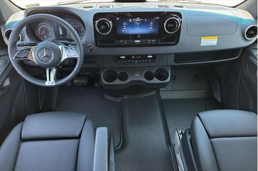 2025 Mercedes-Benz Sprinter 2500 Standard Roof