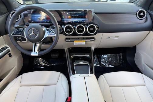 Polar White 2026 Mercedes-Benz GLA 250 4MATIC
