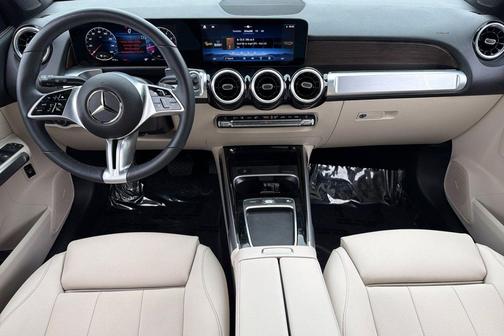 Night Black 2026 Mercedes-Benz GLB 250 Base