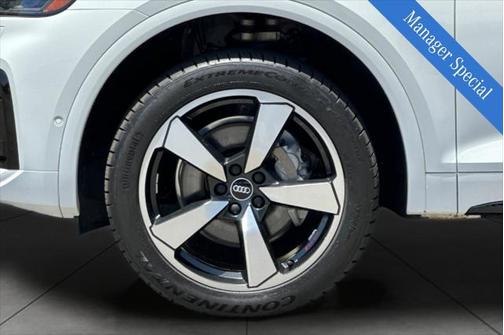 2022 Audi Q5 45 S line Prestige