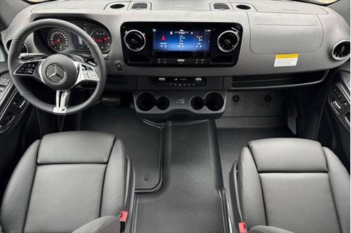 2025 Mercedes-Benz Sprinter 2500 Crew 144 WB