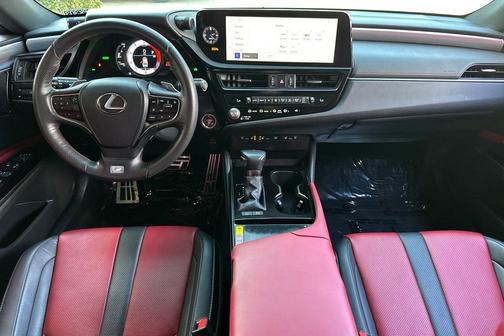 2024 Lexus ES 300h F SPORT Handling