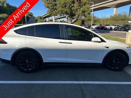 2023 Tesla Model X Standard Range