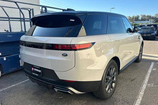 2023 Land Rover Range Rover Sport SE