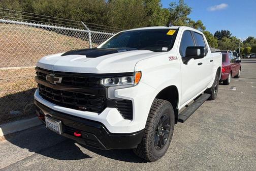 Summit White 2024 Chevrolet Silverado 1500 LT Trail Boss