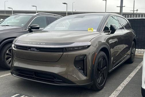 Supernova Bronze Metallic 2026 Lucid Gravity Grand Touring