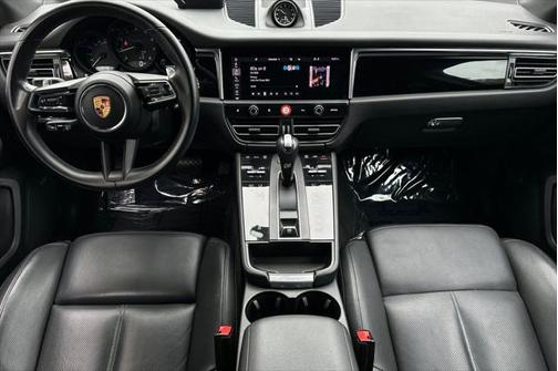 2022 Porsche Macan Base