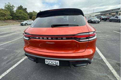 2022 Porsche Macan Base