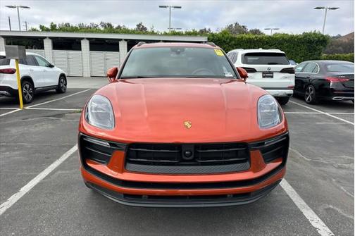 2022 Porsche Macan Base