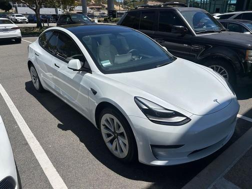 Pearl White Multi-Coat 2022 Tesla Model 3 Standard Range