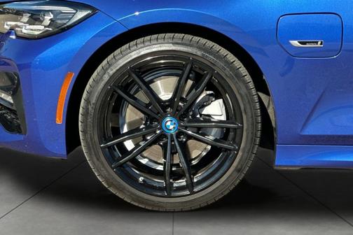 2022 BMW 330e Base