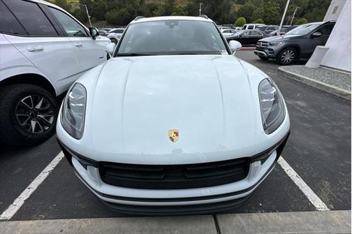 2023 Porsche Macan Base