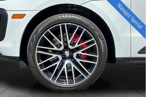 2023 Porsche Macan Base