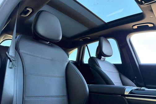 Polar White 2026 Mercedes-Benz GLC 300 Base