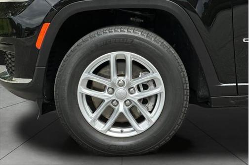 2022 Jeep Grand Cherokee L Laredo