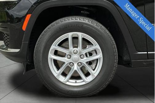 2022 Jeep Grand Cherokee L Laredo