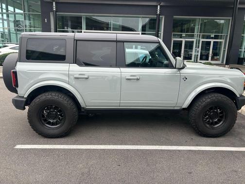 CACTUS GRAY 2022 Ford Bronco Outer Banks