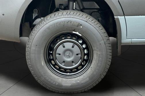 2025 Mercedes-Benz Sprinter 2500 Standard Roof
