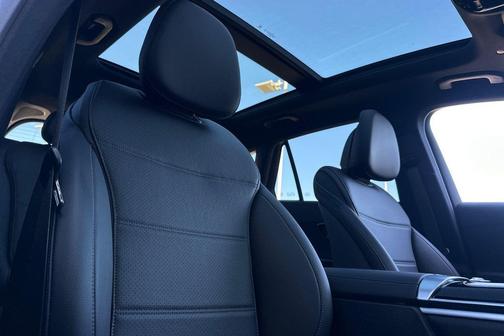 MANUFAKTUR Alpine Grey 2026 Mercedes-Benz GLC 300 Base
