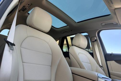 Starling Blue Metallic 2022 Mercedes-Benz GLC 300 4MATIC