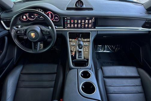 2023 Porsche Panamera Platinum Edition