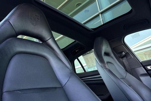 2023 Porsche Panamera Platinum Edition