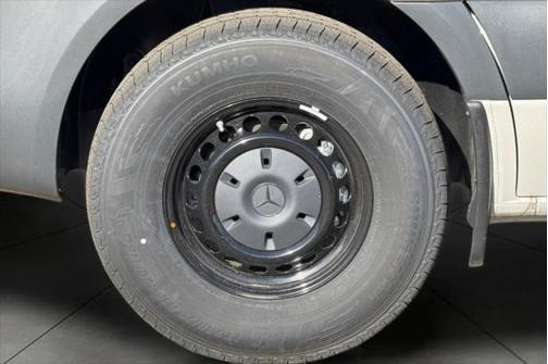 2025 Mercedes-Benz Sprinter 2500 Crew 144 WB