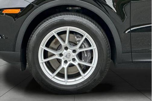 2024 Porsche Cayenne Base
