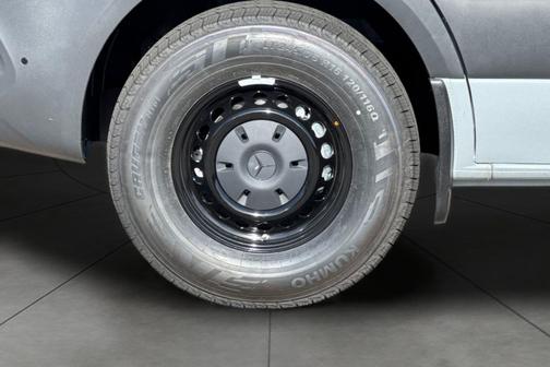 2025 Mercedes-Benz Sprinter 2500 Standard Roof