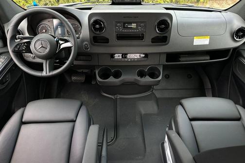 2025 Mercedes-Benz Sprinter 2500 Standard Roof