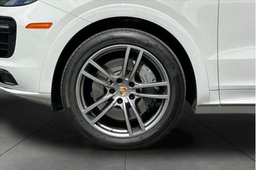 2023 Porsche Cayenne S