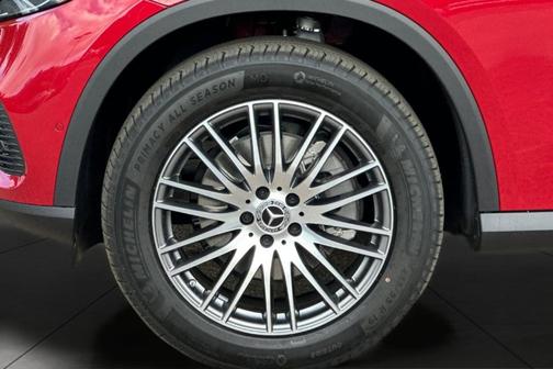 MANUFAKTUR Patagonia Red Metallic 2026 Mercedes-Benz GLC 300 Base