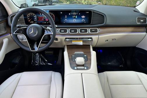 Polar White 2026 Mercedes-Benz GLS 450 4MATIC