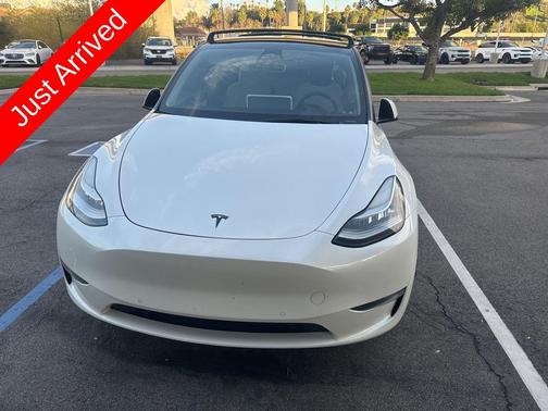 2022 Tesla Model Y Long Range Dual Motor All-Wheel Drive