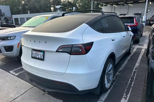 2022 Tesla Model Y Long Range Dual Motor All-Wheel Drive