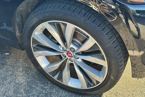 2018 Jaguar F-PACE 35t R-Sport