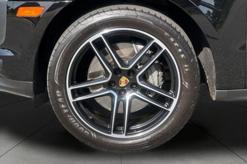 2021 Porsche Macan S