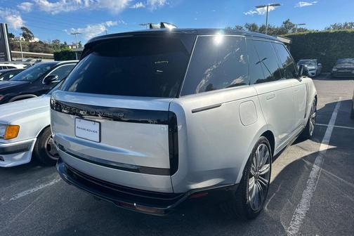 2025 Land Rover Range Rover P400 SE