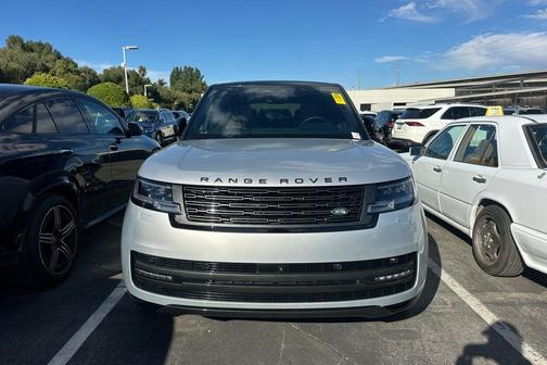 2025 Land Rover Range Rover P400 SE