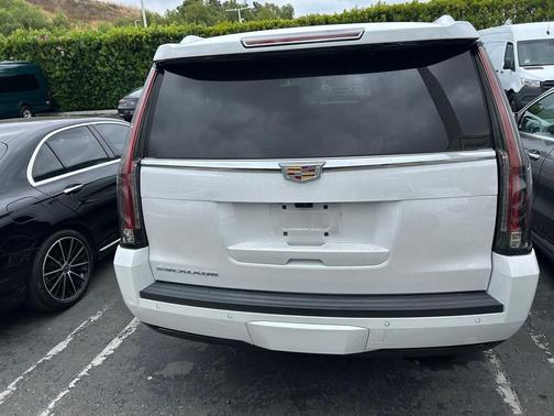 Crystal White Tricoat 2019 Cadillac Escalade ESV Platinum