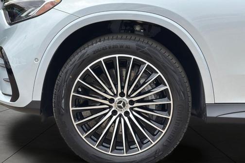 Cirrus Silver Metallic 2026 Mercedes-Benz GLC 300 Base