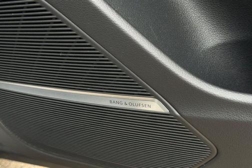Vicuna Beige Metallic 2023 Audi Q8 55 Prestige