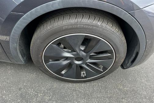 2022 Tesla Model Y Long Range Dual Motor All-Wheel Drive