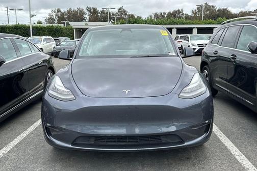 2022 Tesla Model Y Long Range Dual Motor All-Wheel Drive
